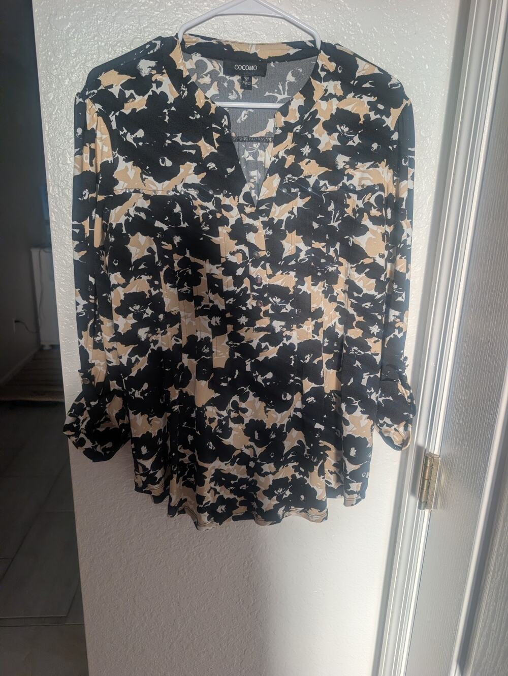 Cocomo Floral Black /White Floral Boho Blouse Cocktail Top Size Large